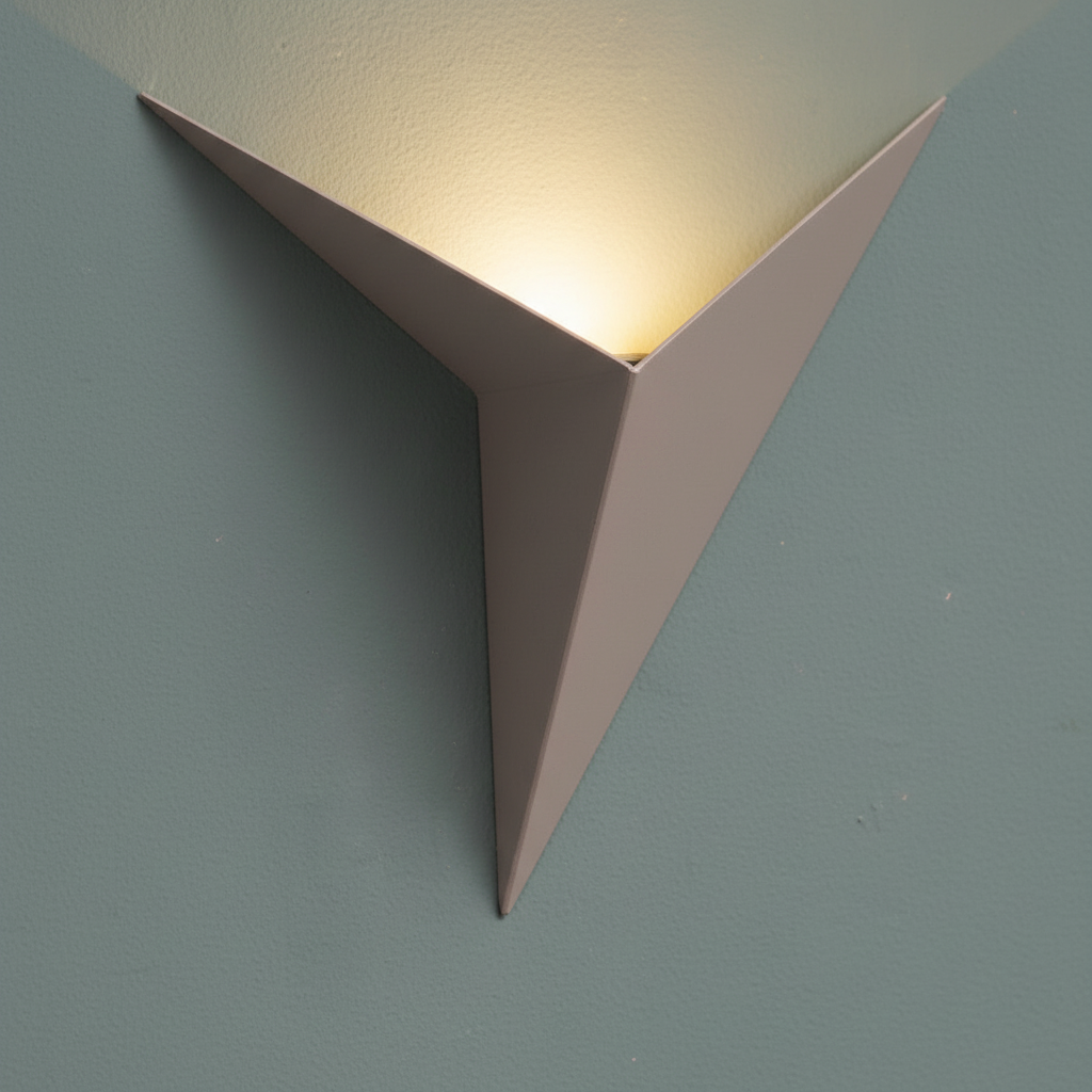Dreieckige Minimalistische Wandlampe - TriGlow