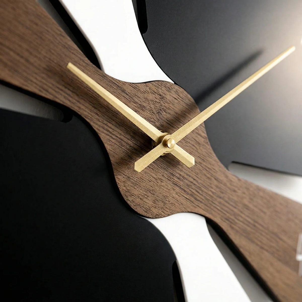Modern Wall Clock - Lunavue